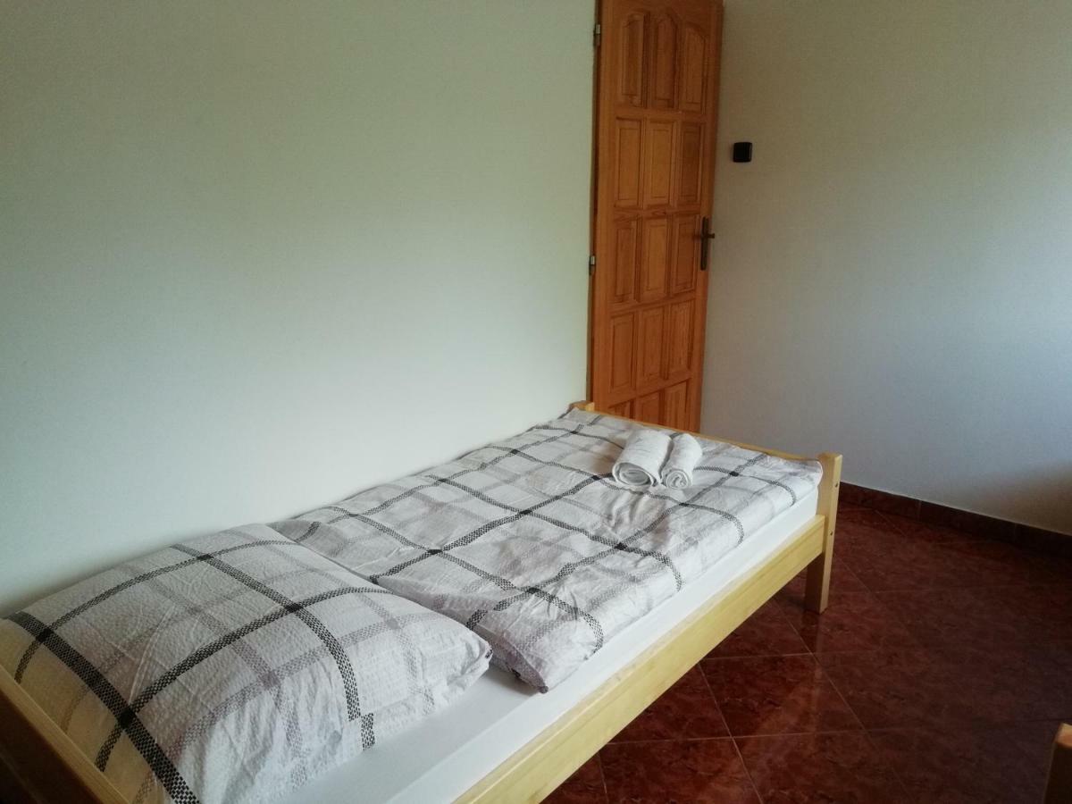 Privat Cerenica Apartment Belusa Exterior photo